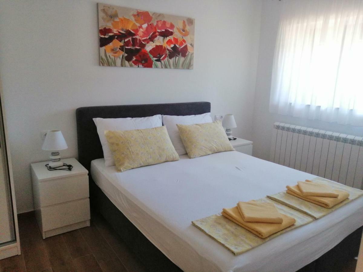 Apartments M&B Sveti Juraj Eksteriør billede